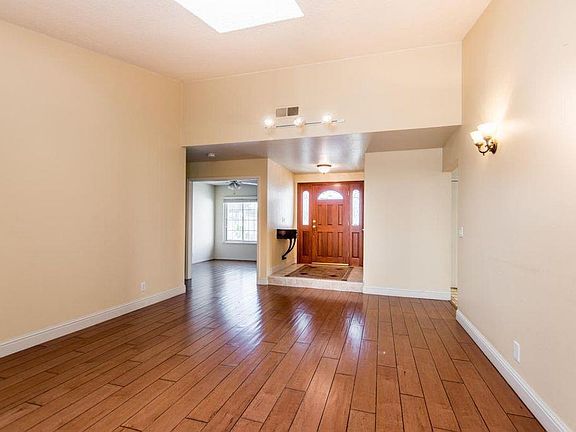 3rd image of 453 Heatherbray Ct