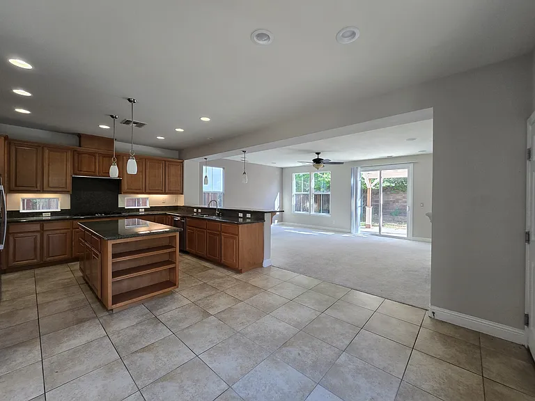 626 W La Canada Ave — Photo 19