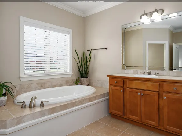 683 Flag Cir, Hoover, AL 35226