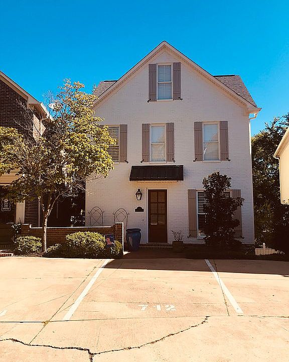 1st image of 712 Mogridge Ln