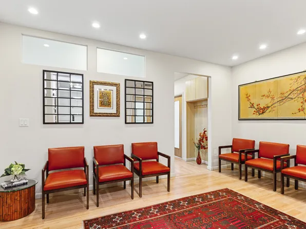 875 5th Avenue image 1 of 9