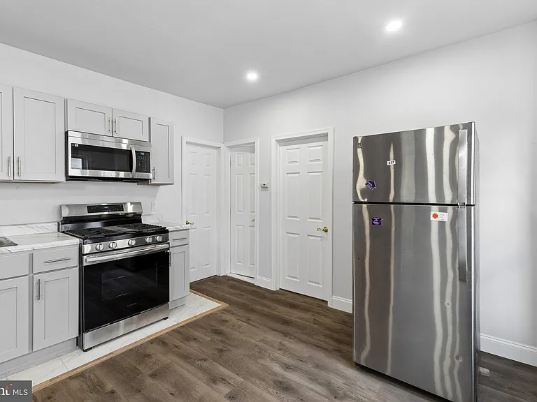 124 Lexington Ave #1 — Photo 6
