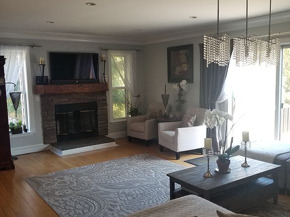4th image of 19 Homestead Ave