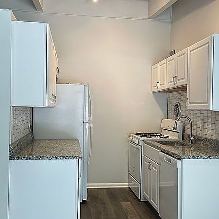 4th image of 4319 Americana Dr #204-4319J