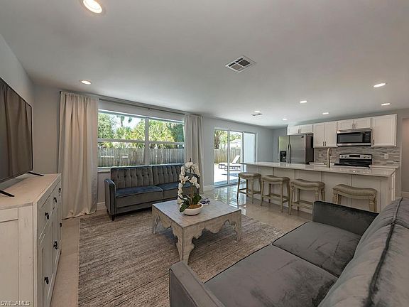 4th image of 1365 Braman Ave