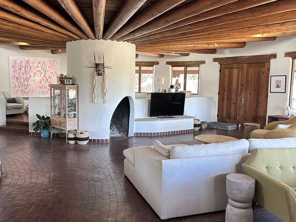312 Los Arboles Dr