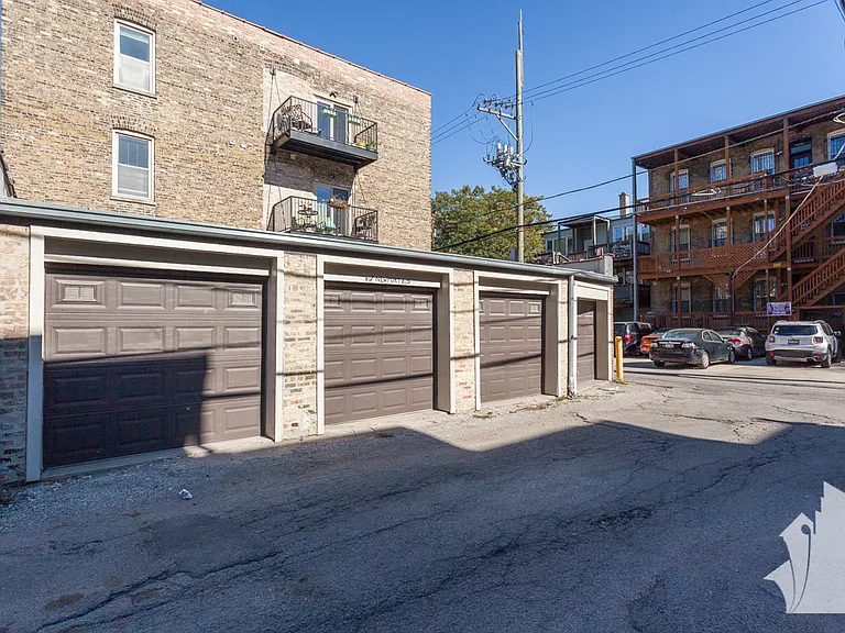 815 W Newport Ave #1R — Photo 28