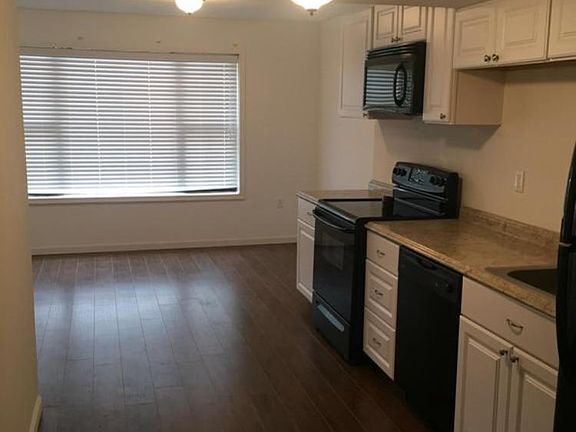 3rd image of 8354 Martinsburg Pike #B1