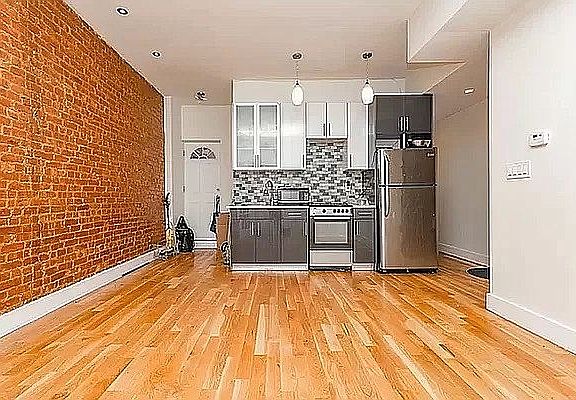 2nd image of 781 Lincoln Pl #7