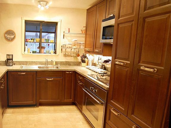 5th image of 7236 Newfield Dr