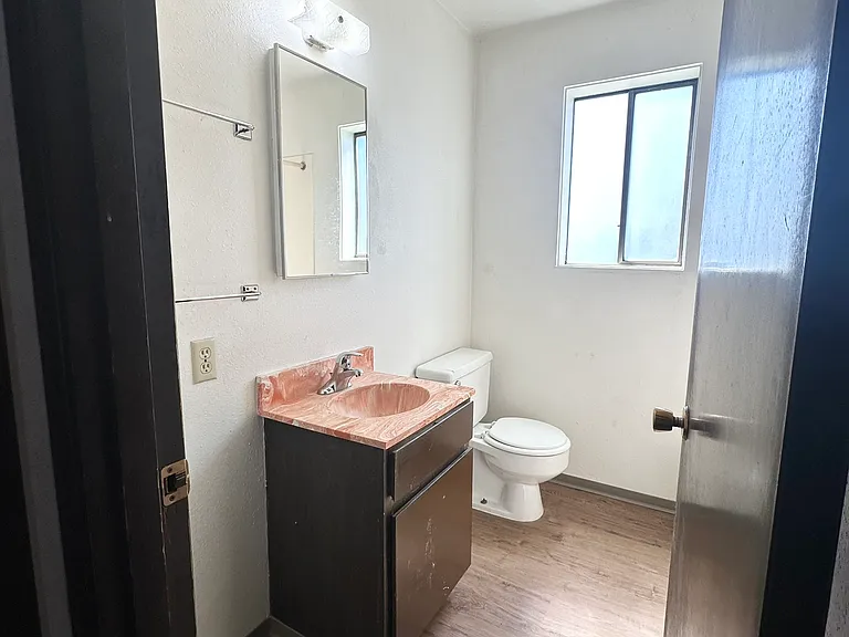 630 NE Maiden Lane — Photo 8