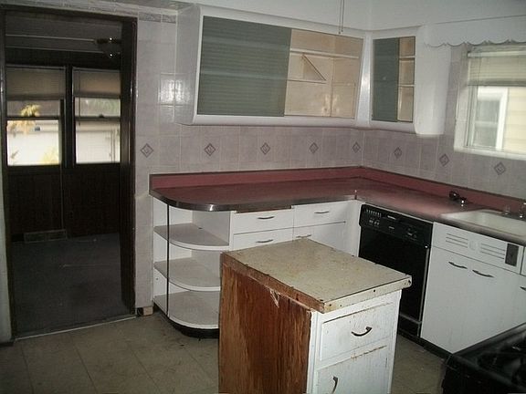 4th image of 1025 S 24th Ave