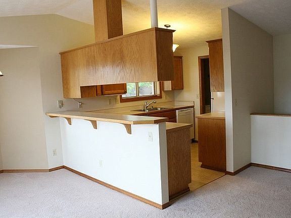 3rd image of 3827 S Alder Dr