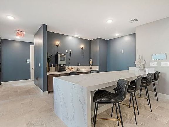 89-10 Crawford St-77