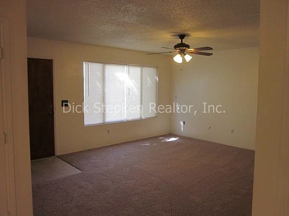 2nd image of 863 Sapphire Ct
