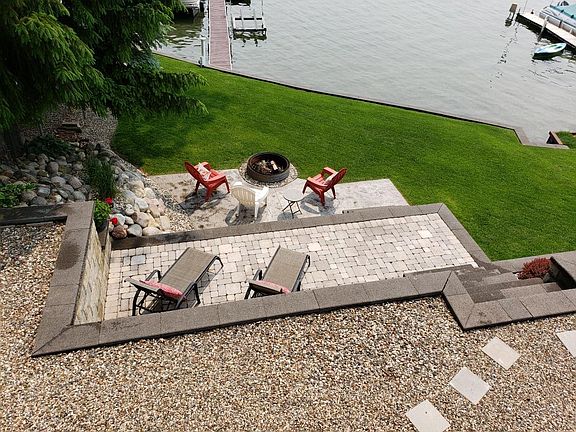 4th image of 9929 Woodlawn Dr