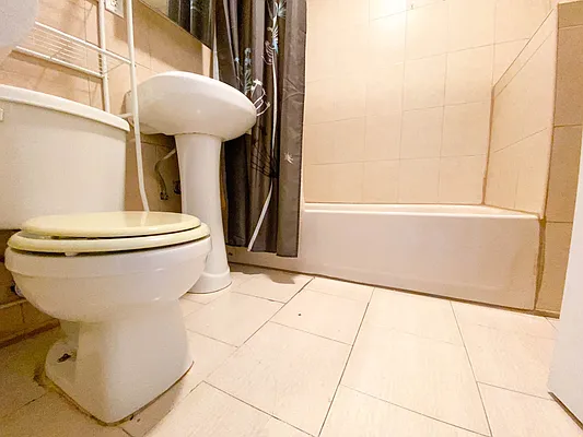 Rented by RealTegrity NY LLC | media 18