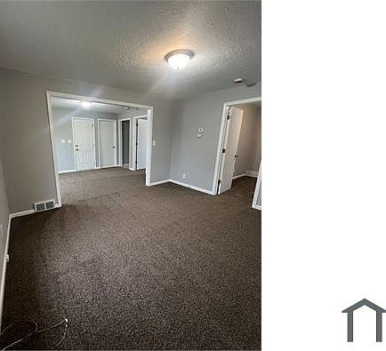 3rd image of 5813 Lansing Ave #Up