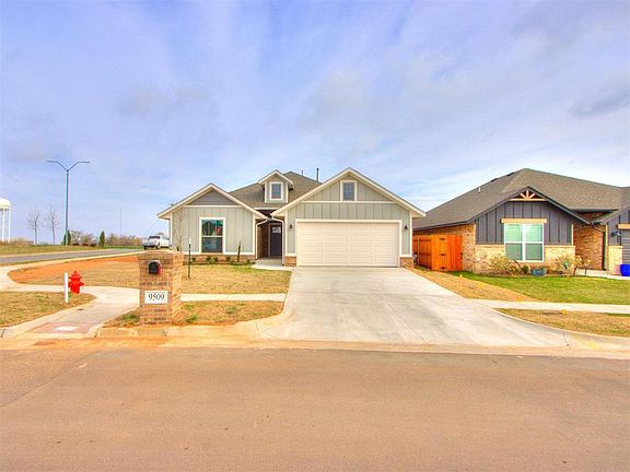 3rd image of 9509 NW 93rd St