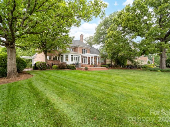 18920 Peninsula Club Dr, Cornelius, NC 28031