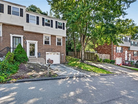 3rd image of 24 Cortland Dr W