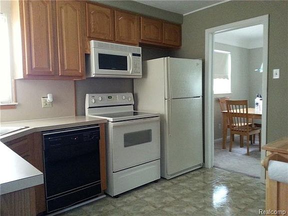 4th image of 31314 Florence St