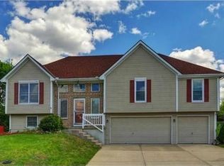 12663 S Crest Dr, Olathe, KS 66061