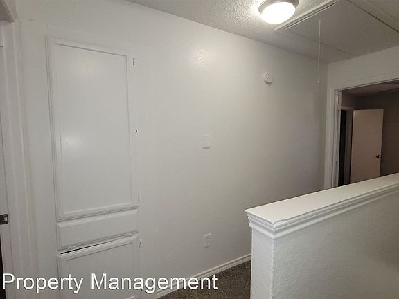 3rd image of 3923 Dover Dr
