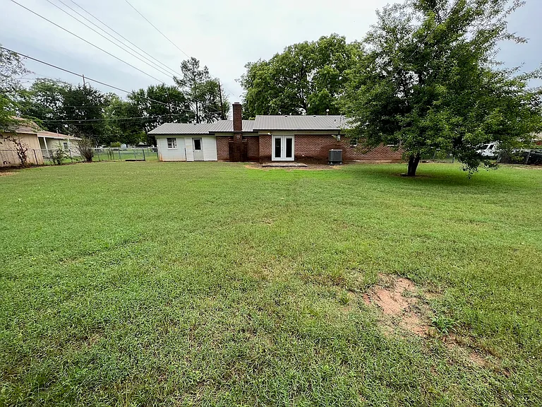 309 Stadium Dr — Photo 19