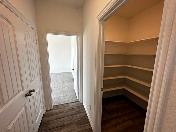 4th image of No Hoa 185 Lonicera Ln