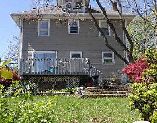 Back of house w/deck