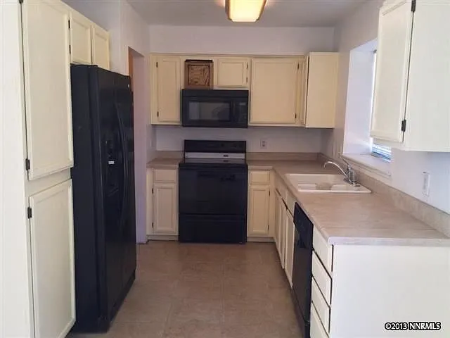 160 Karnak Cir photo 1