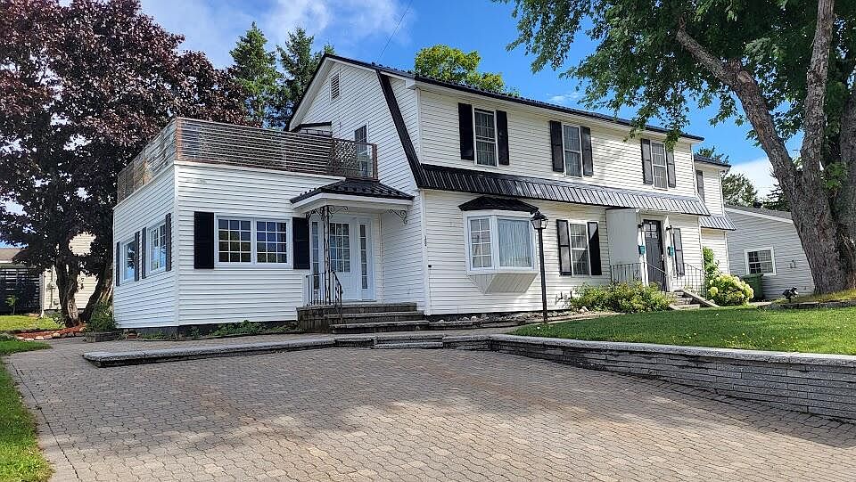 1st image of 152 Mountain View Avenue