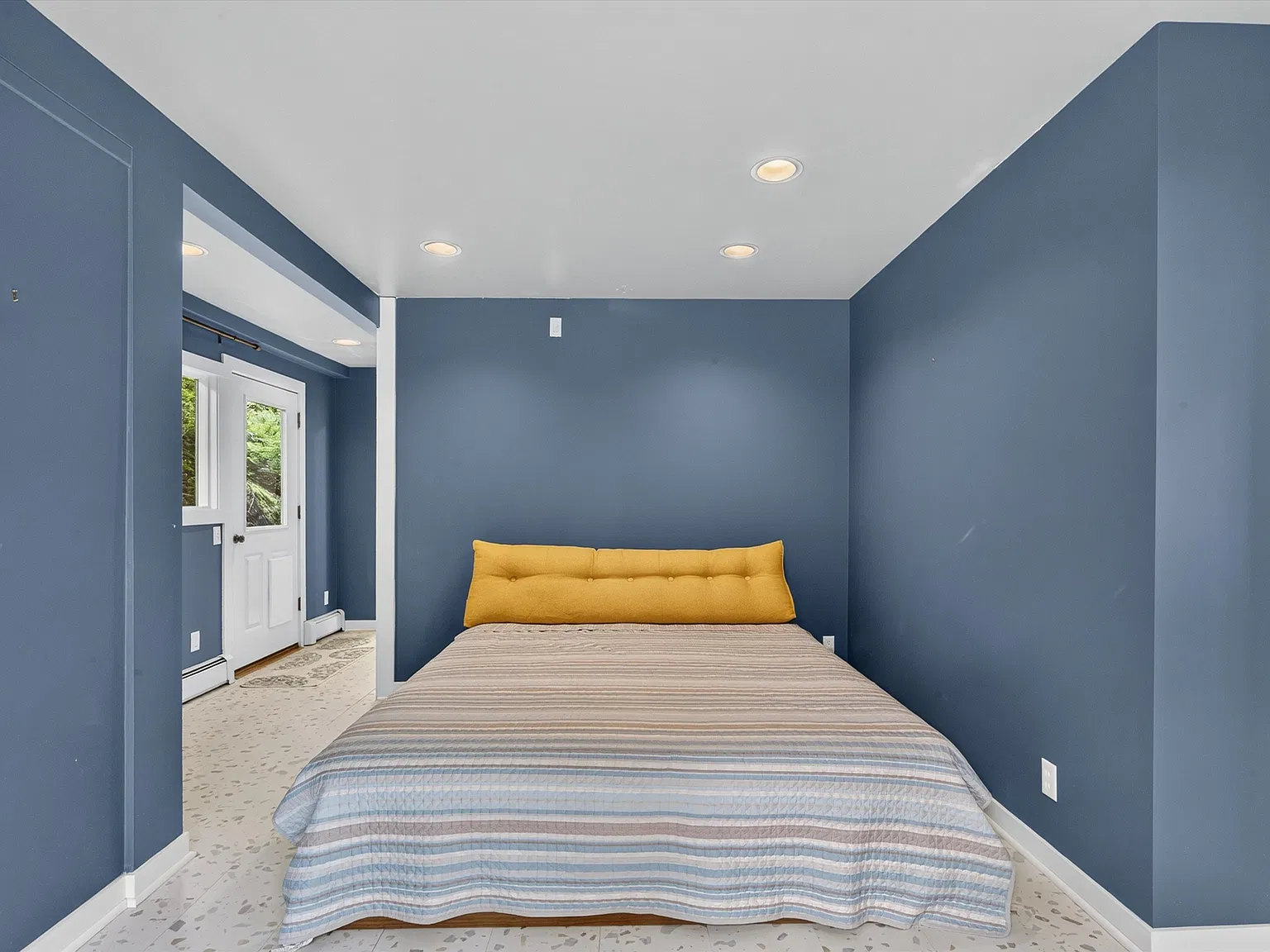621 Pine Street - 621 — Photo 3