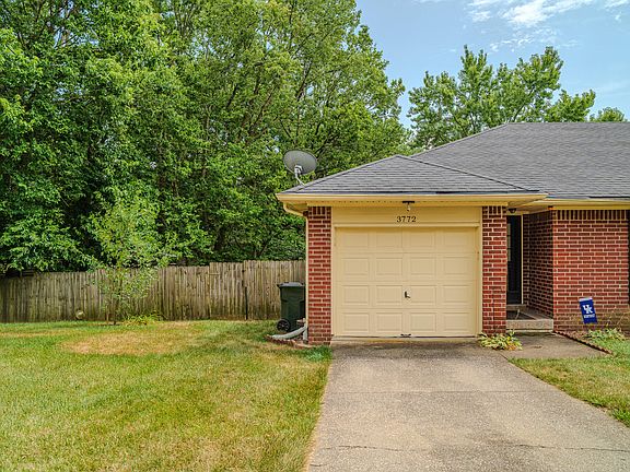 3rd image of 3772 Kenesaw Dr