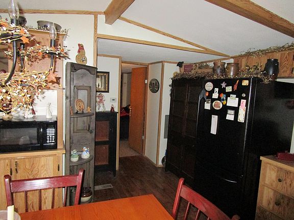 3rd image of 130 Kentucky Dr