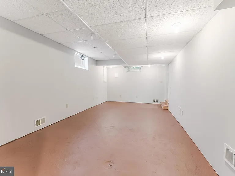 1005 N Lebanon St — Photo 44