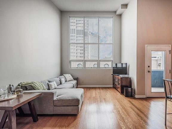 3rd image of 160 N Wall St APT 303