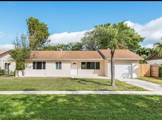 9611 Saddlebrook Dr, Boca Raton, FL 33496