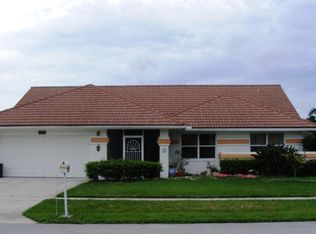 9567 Sun Pointe Dr, Boynton Beach, FL 33437