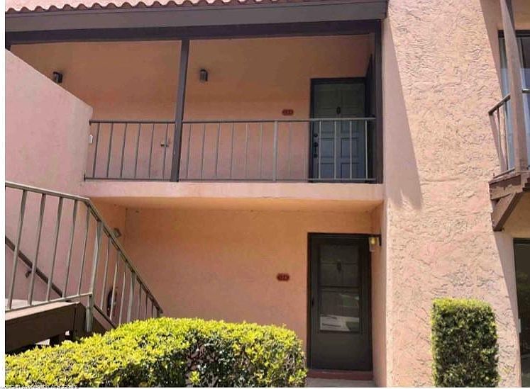 1st image of 224 La Casa