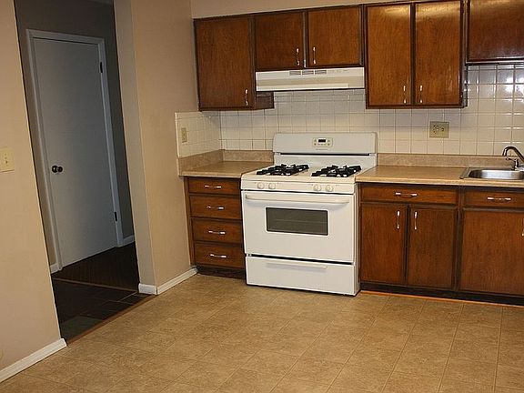 2nd image of 713 W Ashland Ave