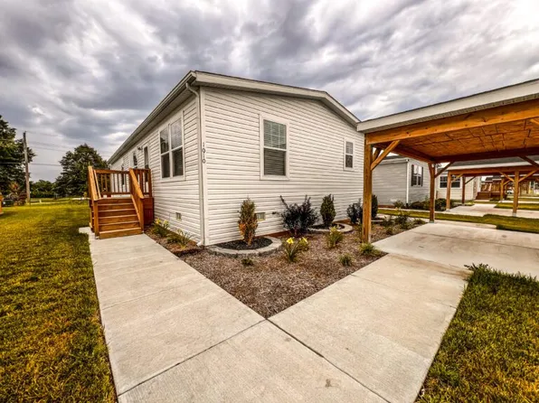 1010 E Park St #P1010, Gardner, KS 66030