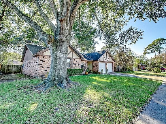 3rd image of 22319 Deville Dr