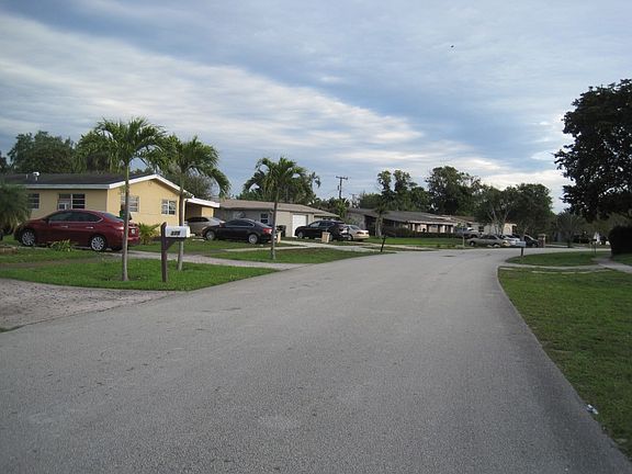 5th image of 363 W Dayton Cir