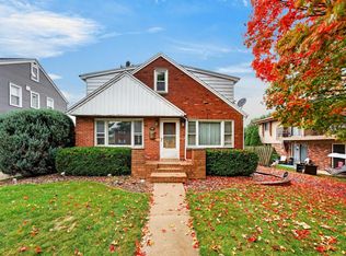2123 S 102 STREET, West Allis, WI 53227