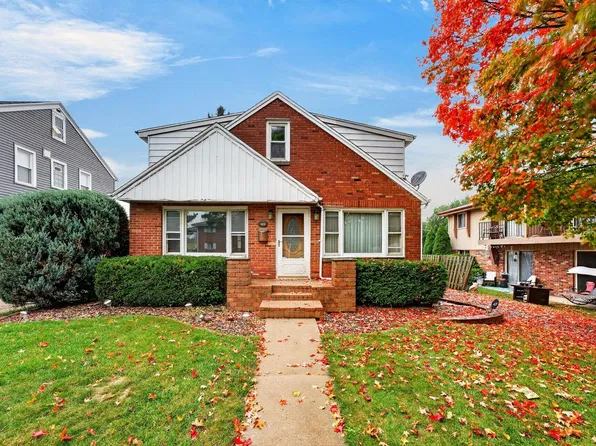 2123 S 102 STREET, West Allis, WI 53227