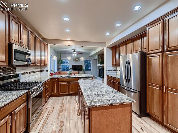 5th image of 7094 Wood Lily Dr