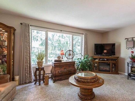 4th image of 455 Barkwood Dr NW