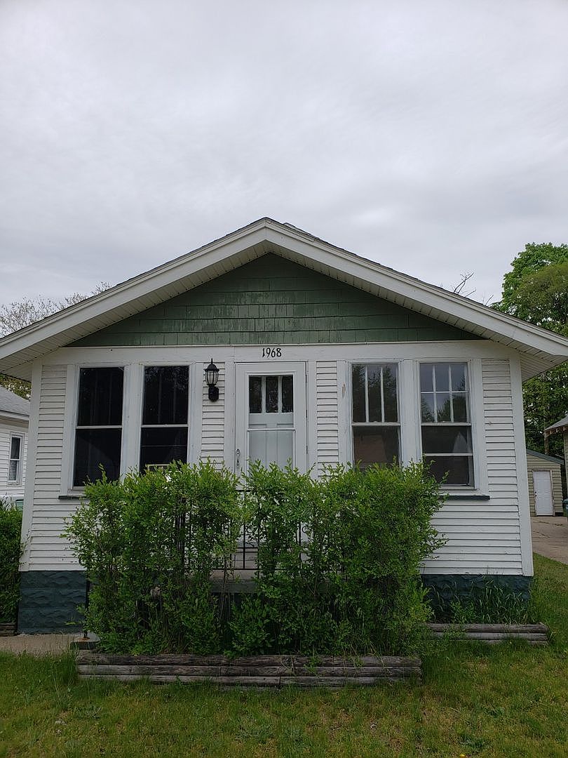 1968 Wood St, Muskegon, MI 49442 Zillow